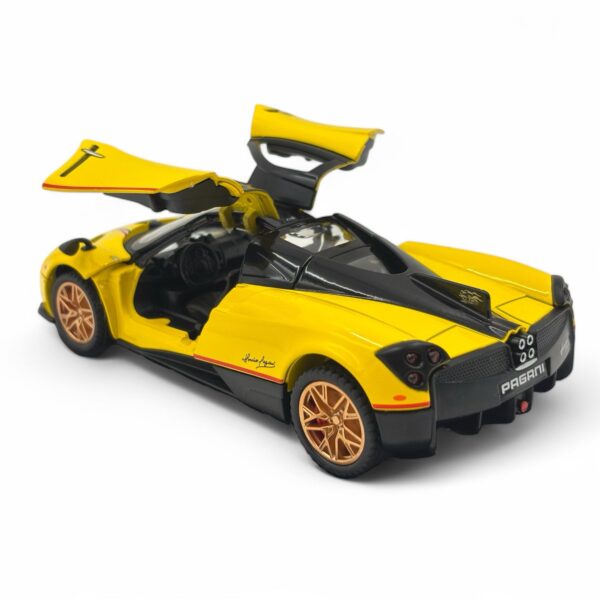 1:32 Pagani Huayra Roadster yellow