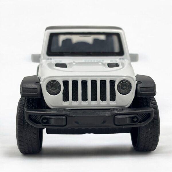 1:32 Mahindra Thar white