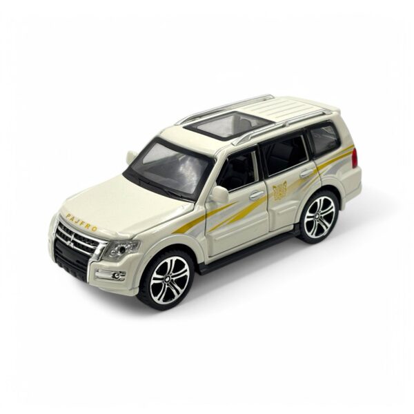 1:32 Mitsubishi Pajero