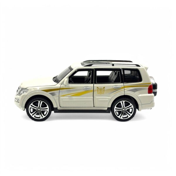 1:32 mitsubishi Pajero