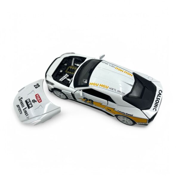 1:32 Nissan GT - R50 , Removable Hood White