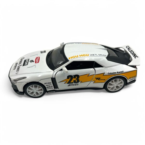 1:32 Nissan GT - R50 , Removable Hood White