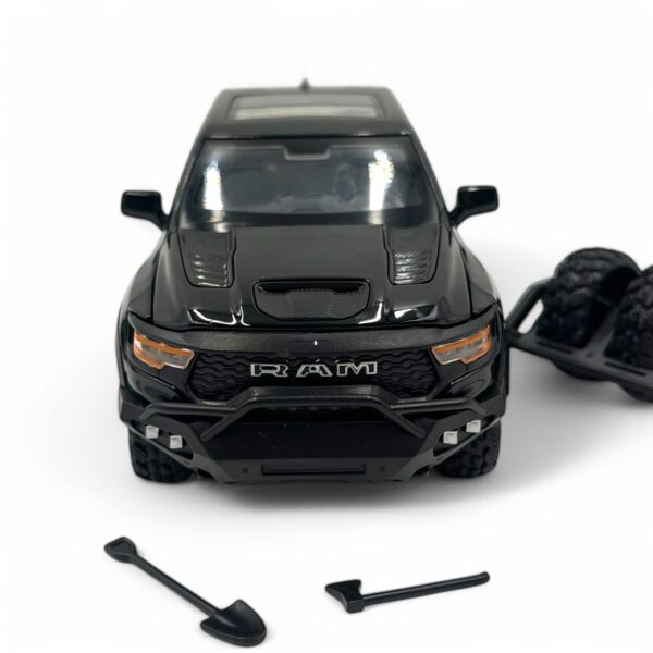 1:32 RAM black