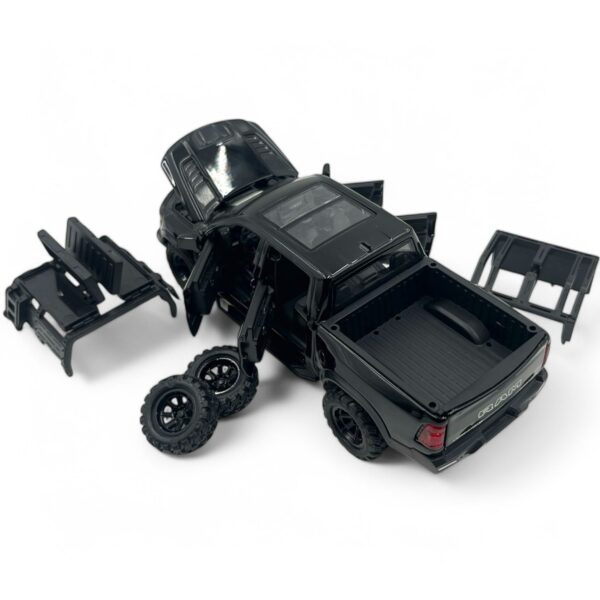 1:32 RAM black